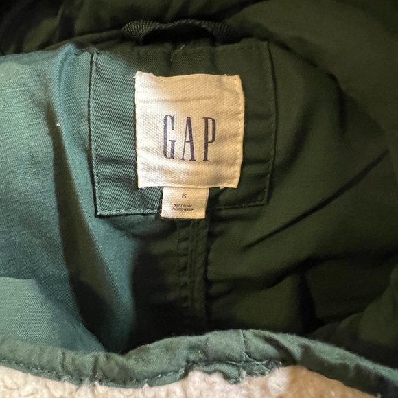 GAP Women’s Sherpa Lined Green Jacket, Removable Faux Fur Hood & Lining - Picture 3 of 8